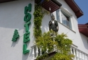 Hotel Pod Świerkiem, rycerz